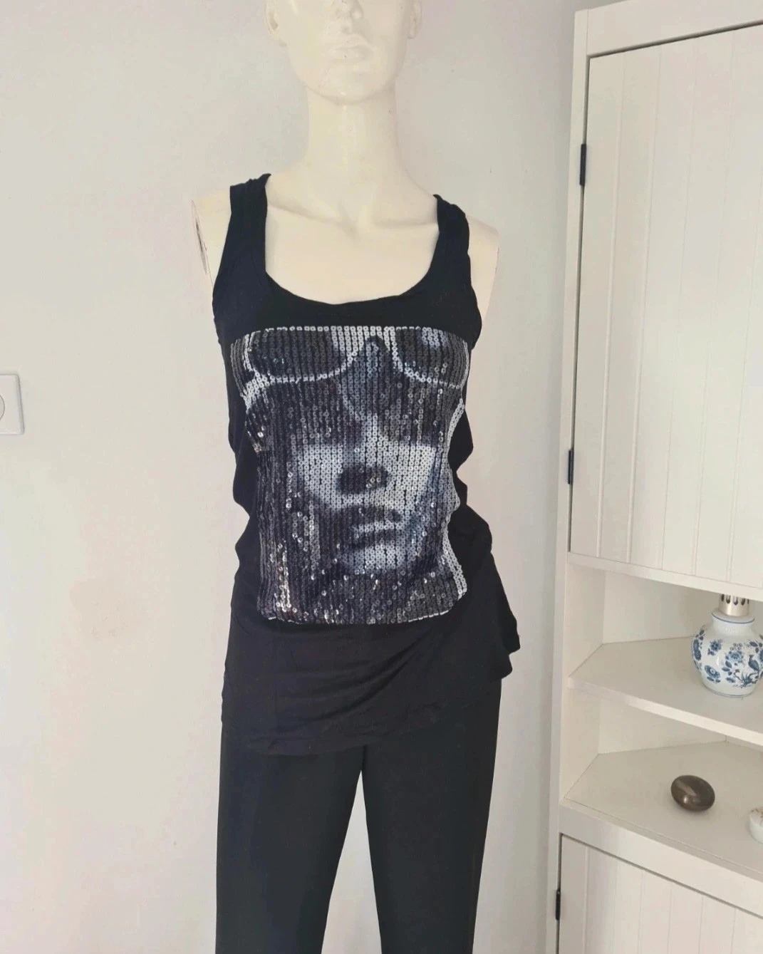 Débardeur Bershka noir à sequins – Motif visage – Taille S